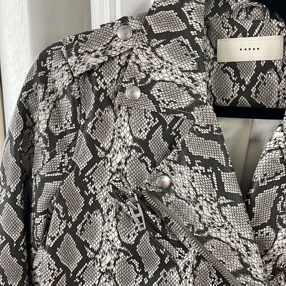 Blank NYC Snakeskin faux leather moto jacket, size Small - Picture 4 of 6